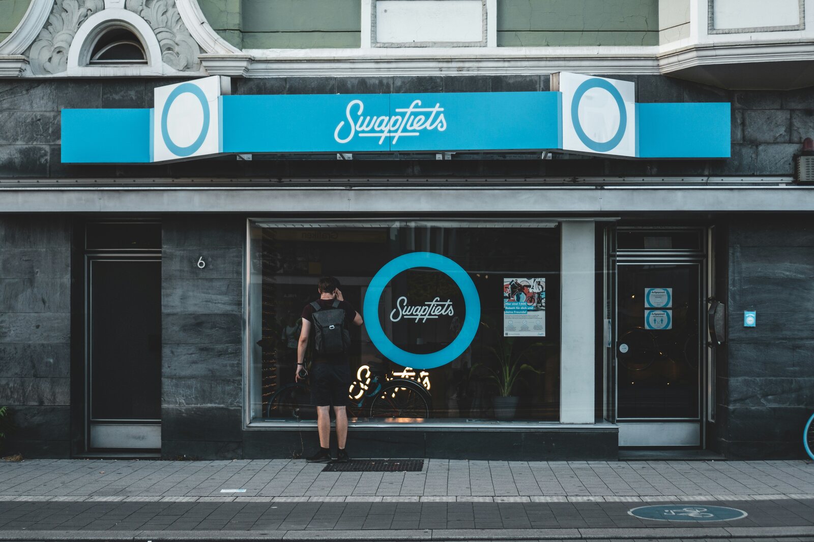 Fachada de uma loja de rua